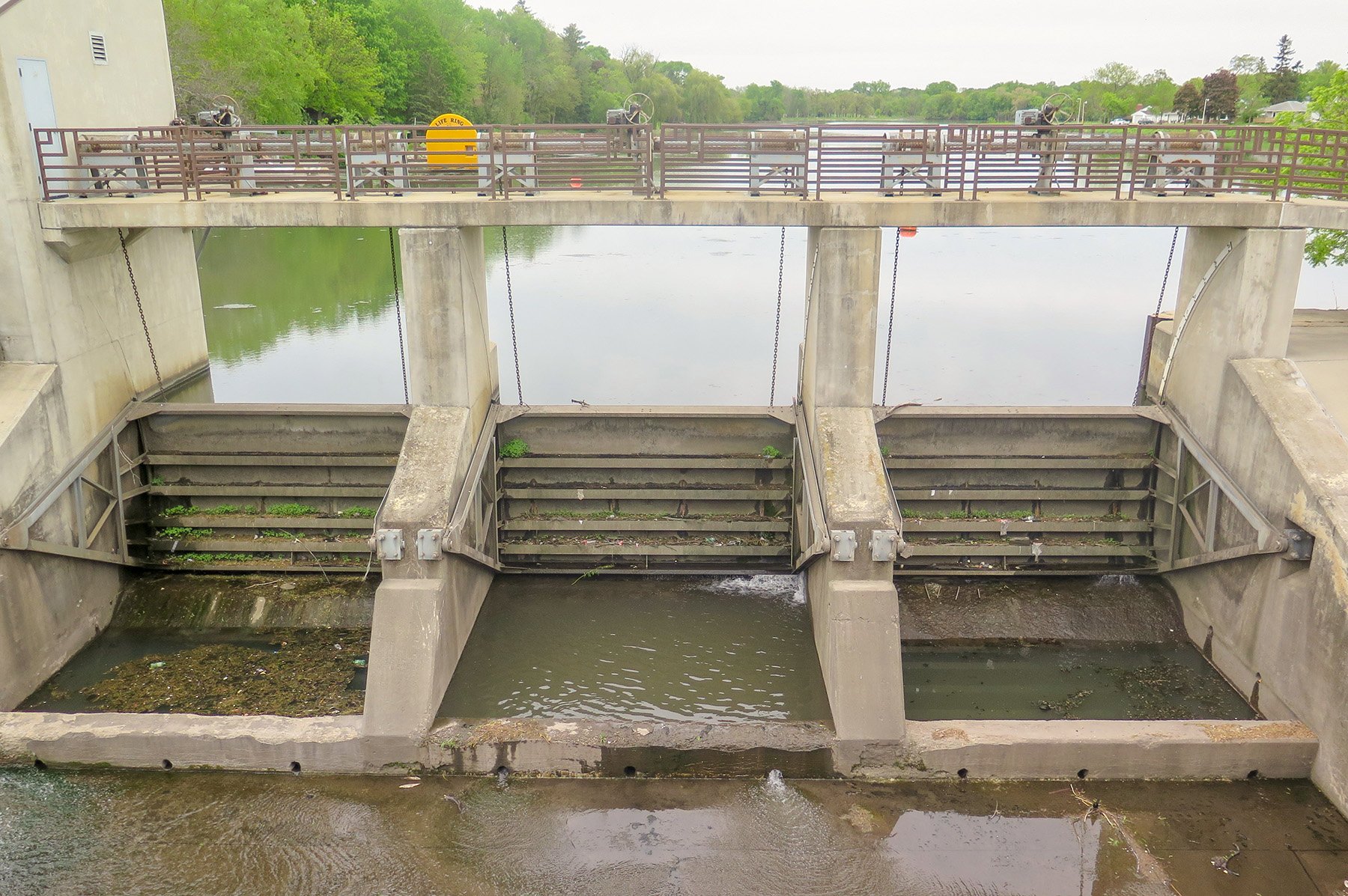 Radial gates typically have two pick points, one on each side.