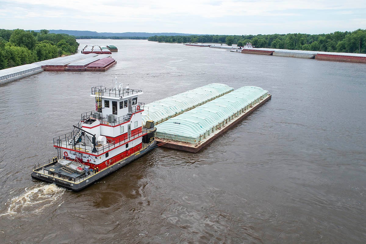 Nelosca Marine, Barge Transportation, Switching and fleeting, La Crosse, WI, Upper Mississippi River