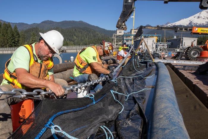 Net Repairs Upper Baker Dam 1