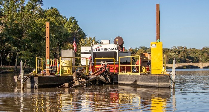 Dredge Ashtabula on Lake Carnegie