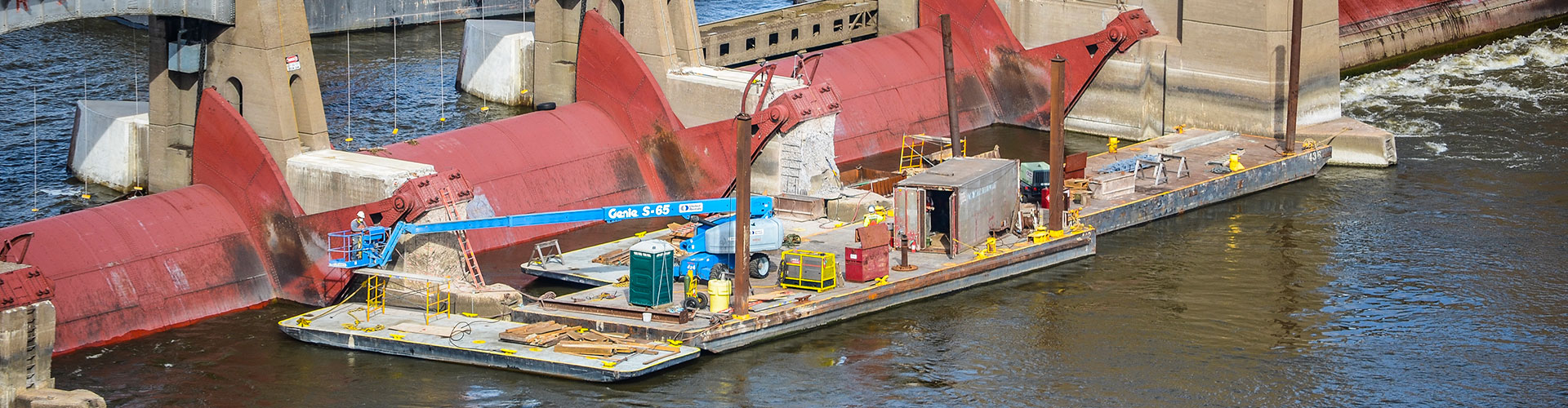 roller gate repairs, mississippi river construction, mississippi river lock and dams, lock and dam construction, lock and dam repairs, Nelosca, marine contractors