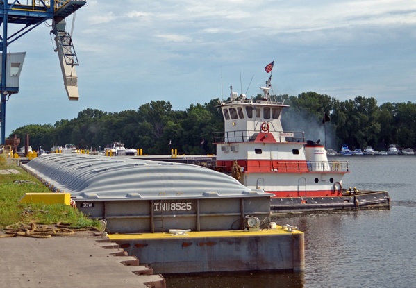 switching and fleeting, barge transportation, harbor management, mississippi river towboats, Nelosca, barge service, grain terminals